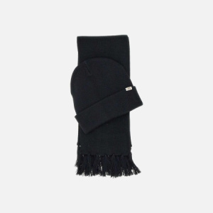 16140 000 17582 SET CAP AND SCARF