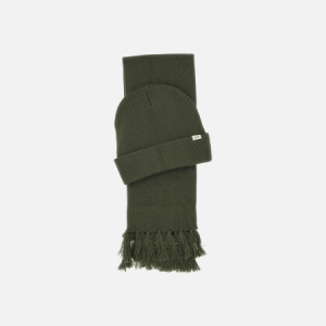 SET CAP AND SCARF